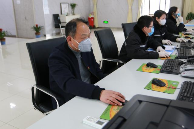 1581505612705419.jpg 我身邊的共產(chǎn)黨員 池州中心 甘鋒.JPG